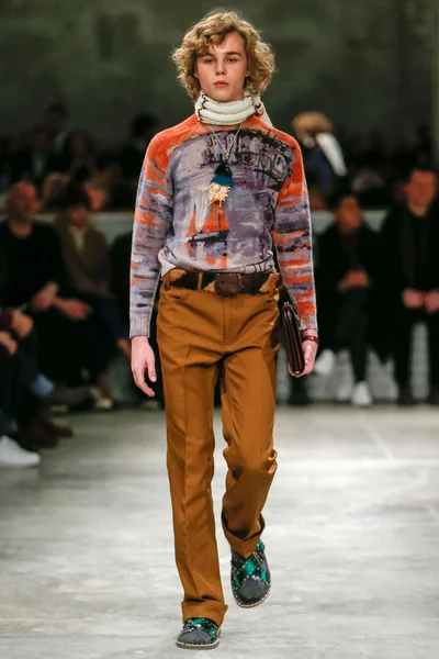 Look 29